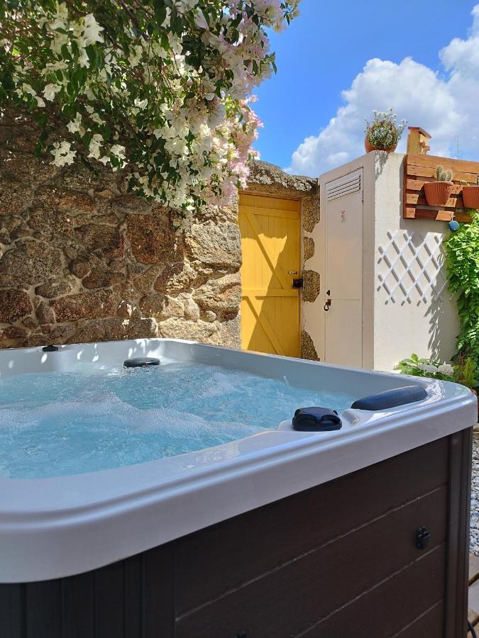 Encanto Casa Com Spa Jacuzzi Open Space Tinalhas Eksteriør bilde
