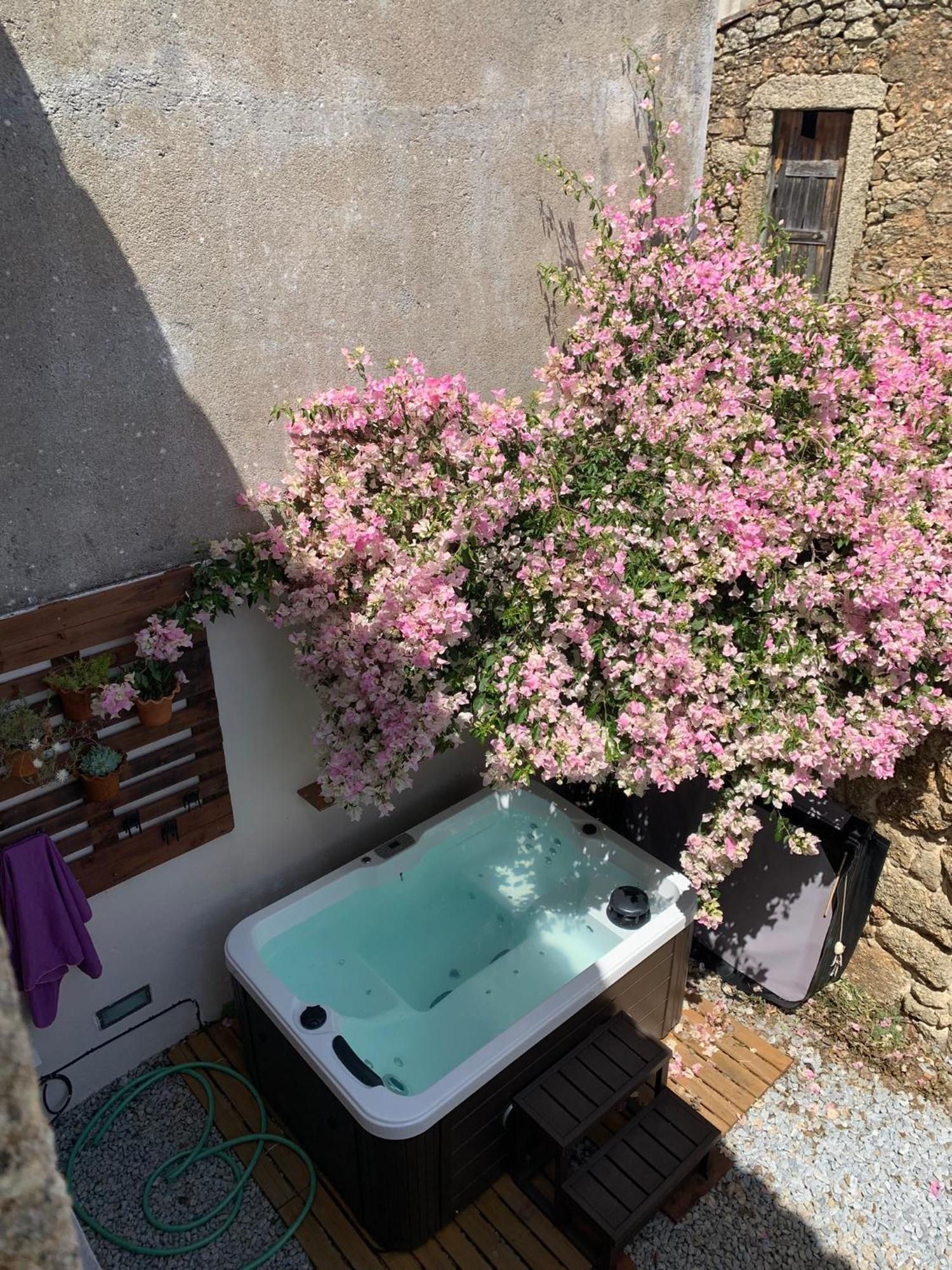 Encanto Casa Com Spa Jacuzzi Open Space Tinalhas Eksteriør bilde